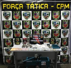 Imagem da notícia - Policiais Militares da Força Tática prende homem com drogas