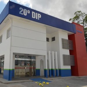 Imagem da notícia - Polícia Civil prende jovem com drogas e celulares roubados na zona norte