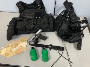 Imagem da notícia - Grupo é preso por ameaçar e tentar expulsar família da casa onde mora