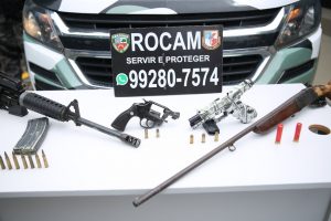 Imagem da notícia - Rocam detém foragido com arsenal de armas e munições na zona leste