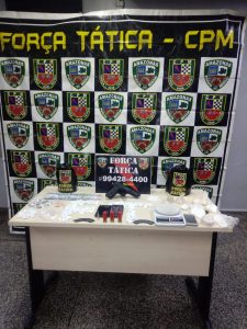 Imagem da notícia - Força Tática detêm suspeitos de tráfico de drogas no bairro Alvorada