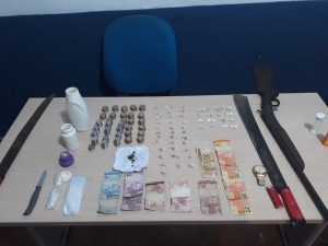 Imagem da notícia - PM detém dois homens por desacato e porte de drogas e arma em Tefé