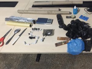 Imagem da notícia - Homem é preso com drogas e material de embalagem em caixa de fogos de artifício