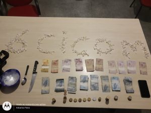 Imagem da notícia - Policiais militares da 6ª Cicom detêm dois homens com drogas no bairro Cidade Nova