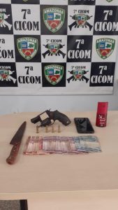 Imagem da notícia - Polícia Militar prende dois homens após assalto em drogaria no Distrito Industrial