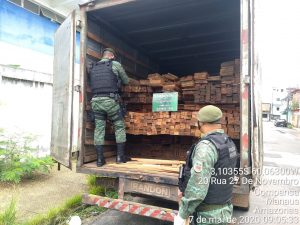 Imagem da notícia - Batalhão Ambiental apreende carregamento de madeira serrada irregular