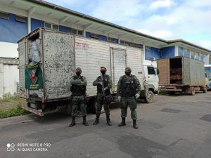 Imagem da notícia - Policiais militares do Batalhão Ambiental apreendem 221 sacos de carvão vegetal