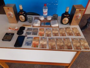 Imagem da notícia - Policiais militares detêm suspeito de tráfico de drogas em Canutama