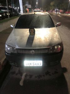 Imagem da notícia - PM detêm homem e apreende adolescente com veículo roubado