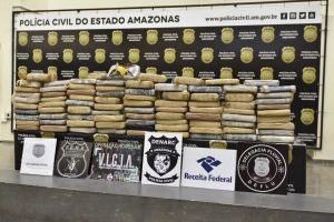 Imagem da notícia - Polícia Civil prende indivíduo em flagrante com 85 quilos de entorpecentes em embarcação