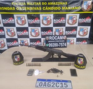 Imagem da notícia - Policiais militares detêm homens com armas de fogo e entorpecente