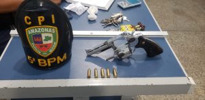 Imagem da notícia - PM detêm casal e apreende adolescente com revólver e drogas em Coari