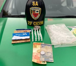 Imagem da notícia - Policiais militares da 23ª Cicom detêm homem com droga na zona centro-sul