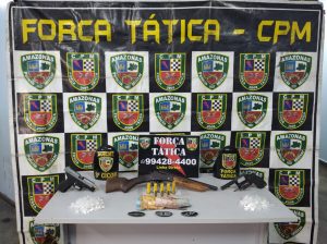 Imagem da notícia - Policiais militares da Força Tática detêm quatro homens por tráfico de entorpecentes na zona oeste