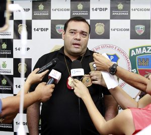 Imagem da notícia - PC cumpre mandado de prisão em nome de jovem por roubo majorado