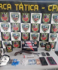 Imagem da notícia - Força Tática detêm homem em posse de armas e entorpecentes