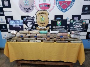 Imagem da notícia - PC e PM apreendem cerca de 30 quilos de maconha do tipo skunk