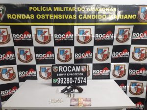 Imagem da notícia - Polícia Militar detém homem por porte ilegal de arma de fogo e comércio de entorpecentes no bairro Petrópolis