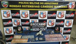 Imagem da notícia - PM prende dez pessoas e apreende drogas e dinheiro oriundo do tráfico