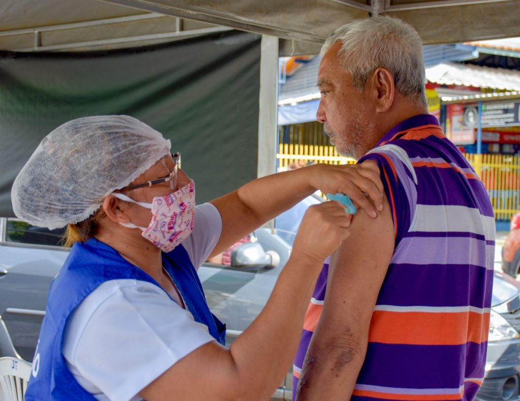 A vacina é voltada ao público idoso, em alusão ao Dia Mundial de Conscientização da Violência contra a Pessoa Idosa, comemorado no dia 15 de junho. FOTOS: Erlon Rodrigues/PC-AM