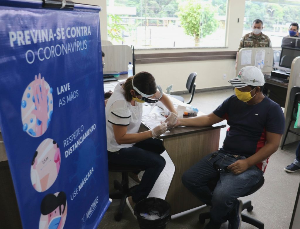 Todos os examinadores realizaram o teste rápido para Covid-19. Fotos: Divulgação/Detran-AM