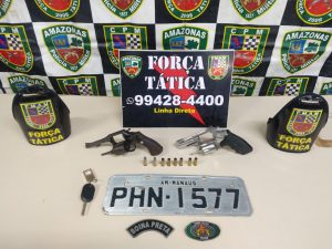 Imagem da notícia - Policiais militares da Força Tática apreendem armas e munições, e recuperam veículo roubado na zona leste