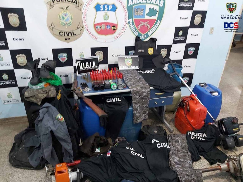 No interior, PM prende 13 pessoas e apreende armas, munições e drogas 5