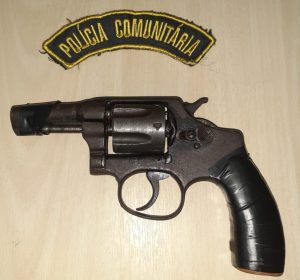Imagem da notícia - PM detém homem por roubo e porte ilegal de arma de fogo na zona norte
