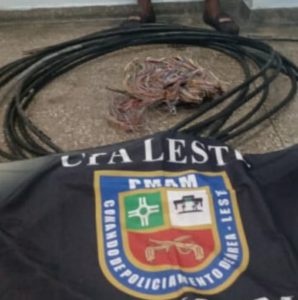 Imagem da notícia - Policiais apreendem homem por furto de fios da rede de telefonia