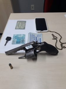 Imagem da notícia - PM prende homem por assalto à mão armada na Compensa 2