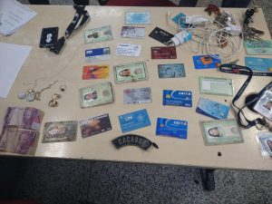 Imagem da notícia - Policiais militares da 20ª Cicom detêm mulher por roubo a ônibus na zona oeste