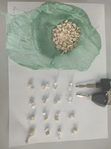 Imagem da notícia - Policiais militares apreendem porções de entorpecentes no São Geraldo