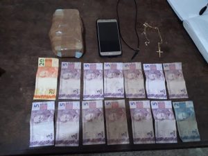 Imagem da notícia - Policiais do 3º BPM detém homem por tráfico de drogas em Tefé