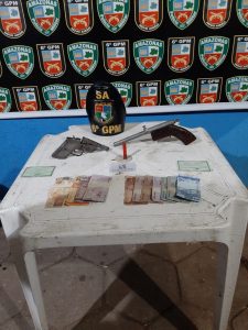 Imagem da notícia - Policiais apreendem adolescentes por roubo no município de Novo Airão