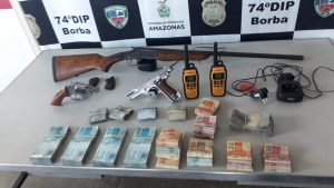 Imagem da notícia - Operação da SSP prende homem com armas e R$ 64 mil em Borba