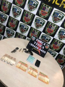 Imagem da notícia - Força Tática detém foragido da justiça com revólver na zona leste