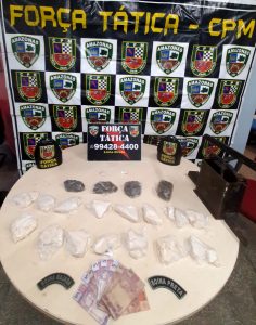 Imagem da notícia - PM detém dois homens que comercializavam drogas no bairro do Coroado