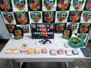 Imagem da notícia - Força Tática detém homem com revólver e drogas na zona sul