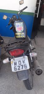 Imagem da notícia - Policiais militares detém dupla em motocicleta furtada na zona norte