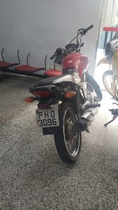 Imagem da notícia - Policiais da 5ª Cicom apreendem adolescente com motocicleta roubada