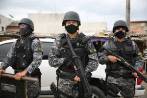 Imagem da notícia - Rocam detém homem por porte ilegal de arma de fogo