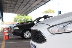 Imagem da notícia - Veículos de outros estados podem ser retidos e multados pelo Detran se não forem transferidos para o AM