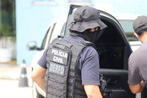 Imagem da notícia - PC prende ex-servidor municipal por tráfico de influência