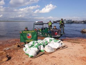 Imagem da notícia - Policiamento Ambiental e CIPCães apreendem duas toneladas de pescado ilegal em Manacapuru