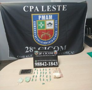 Imagem da notícia - PM detém homem com drogas na zona leste