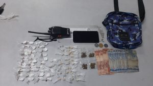 Imagem da notícia - PM prende jovem com drogas na Colônia Oliveira Machado