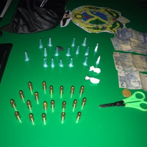 Imagem da notícia - 6ª Cicom detêm homem com drogas e munições