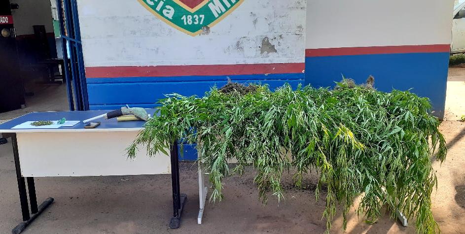 PM detém dupla por tráfico de drogas no município de Boca do Acre