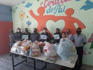 Imagem da notícia - Policiais do CPA Sul e da 3ª Cicom entregam doações na zona sul