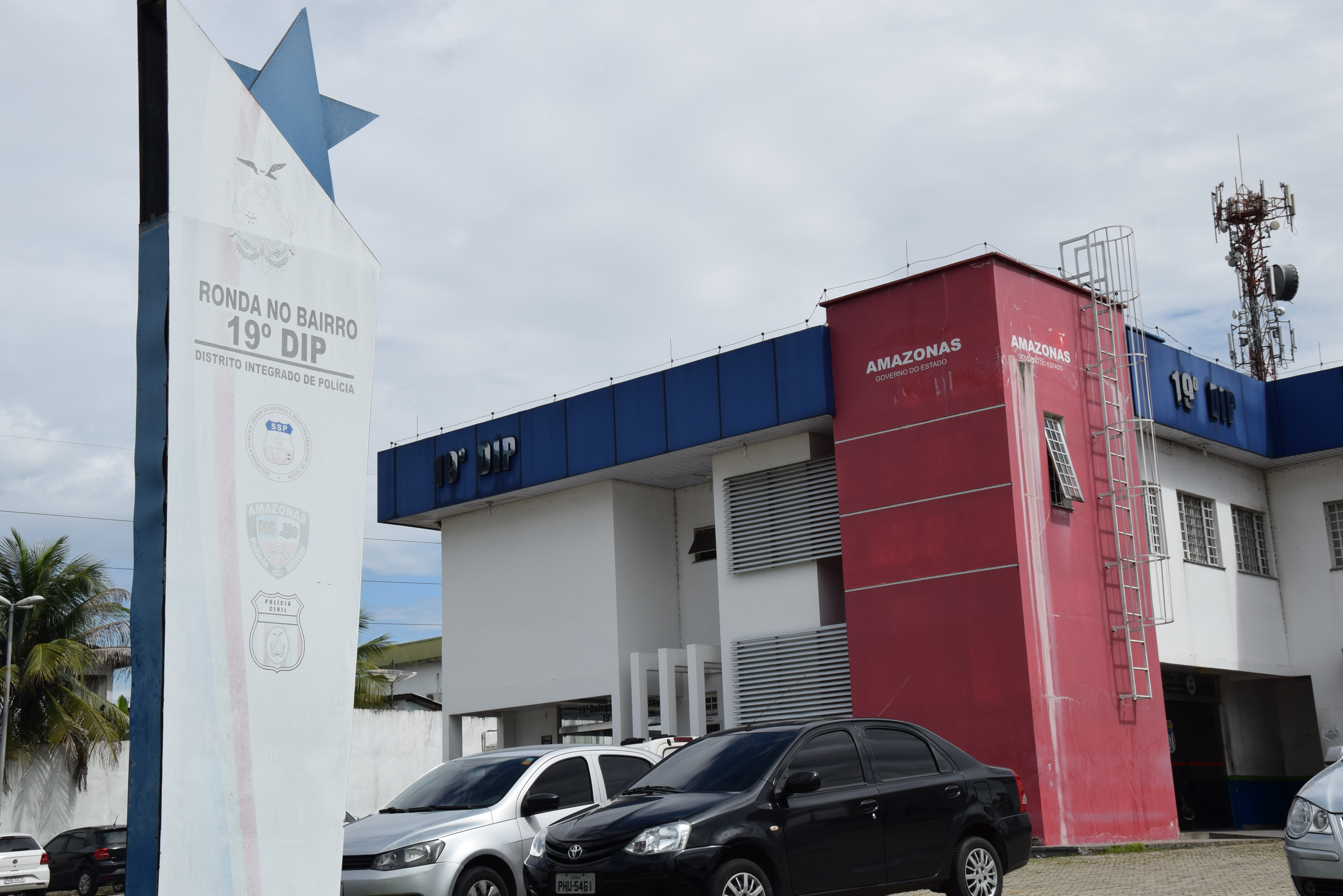 Em Manaus, PM prende seis homens e apreende armas e drogas